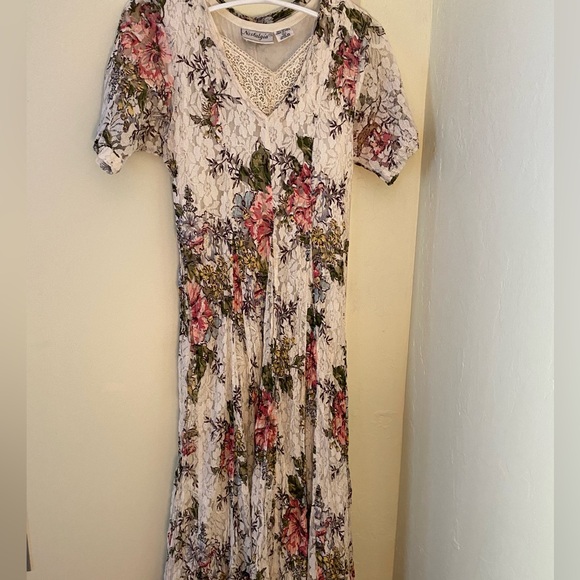 Nostalgia Crinkly Lace Floral Rayon Dress - Picture 2 of 4
